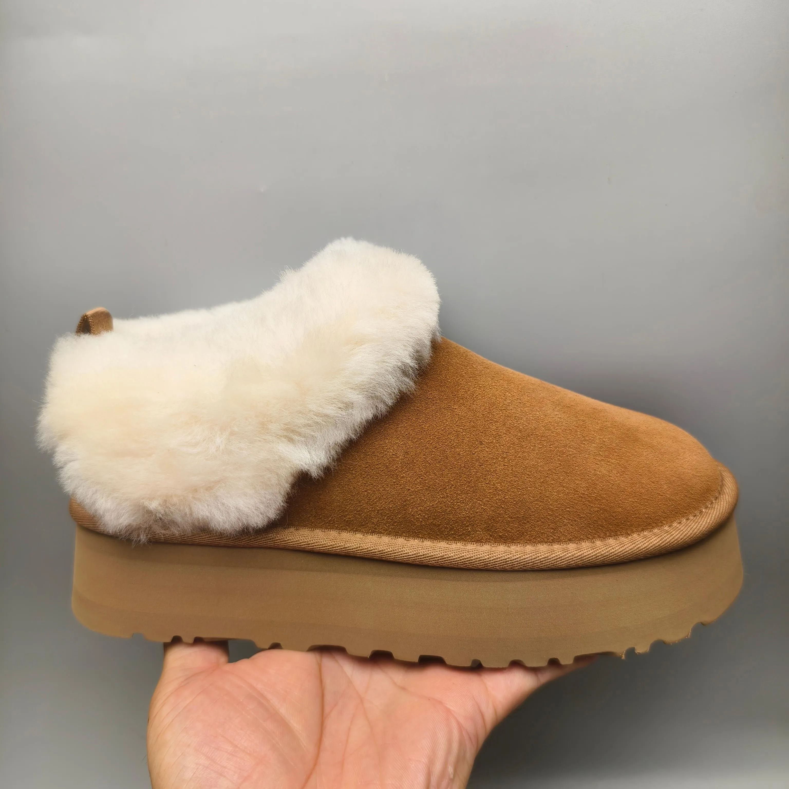 💰520 UGG sheepskin integrated 1393 thick-soled suede slip-on slip-on shoes Color: Maroon Green Sand Matching size: 35-40